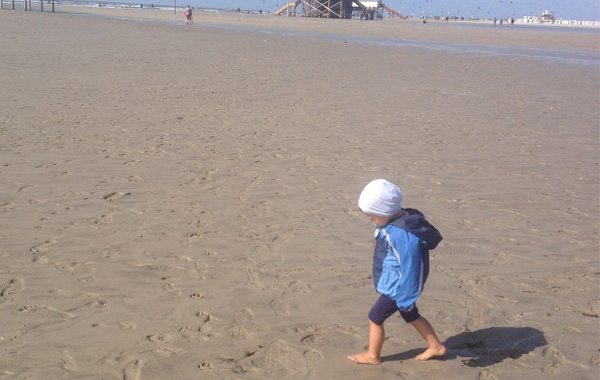 Sankt Peter-Ording. Wind an – Schuhe aus