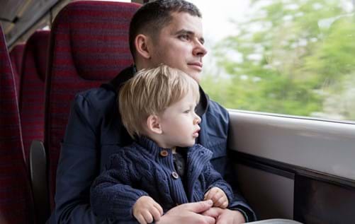 Bahnfahren mit Kind