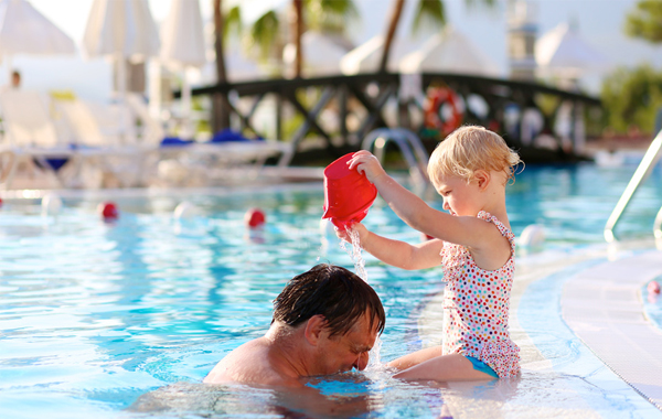 Hotelpools im Urlaub