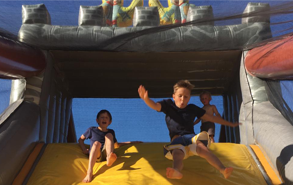 Einmalig, Anders, Sagenhaft