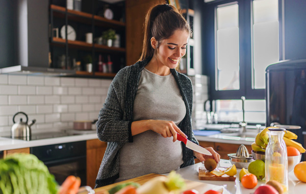 Gesunde Ernährung während der Schwangerschaft – auf diese Vitamine und Nährstoffe sollte man nicht verzichten! 