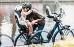 Fahrradkindersitze: Ab wann darf mein Kind mitfahren und worauf sollte ich achten?